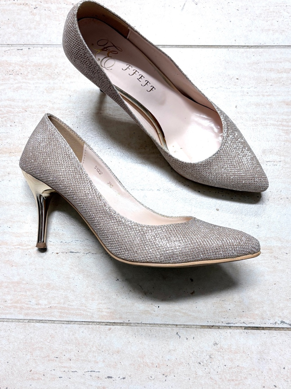 Women's Metallic Taupe Pointed-Toe Pumps Size 35.5